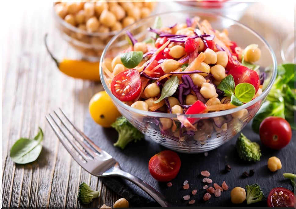 Chickpea salad with avocado