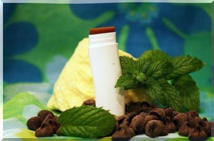 How-to-make-a-chocolate-mint-lip balm