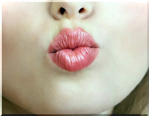 Make lip exercises for more attractive lips