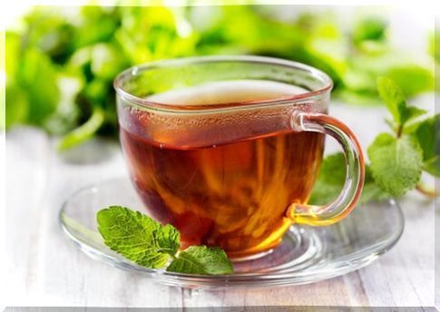 Peppermint infusion to relieve stomach pain