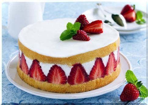 strawberry poke cake