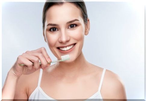 Toothpastes-made-from-coconut-oil